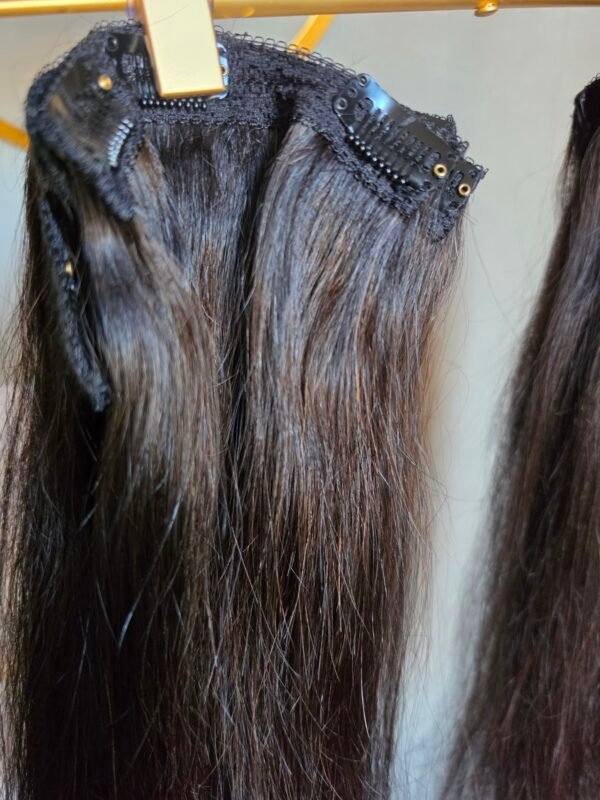 striaght 3 Silky Straight clip-in extensions